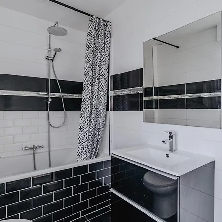 Semesterbostad Maison Lingo - Salle Cinema, Trampoline, Bbq *