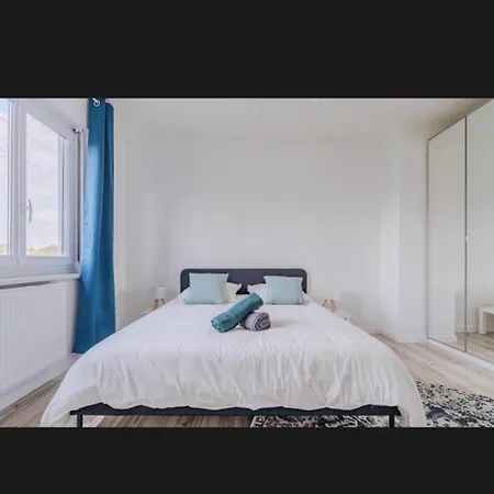 Semesterbostad Maison Avec Salle Cinema, Terrasse, Jardin, Trampoline & Bbq Proche