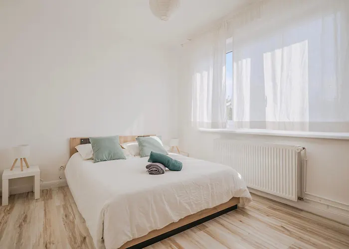 Maison Lingo - Salle Cinema, Trampoline, Bbq