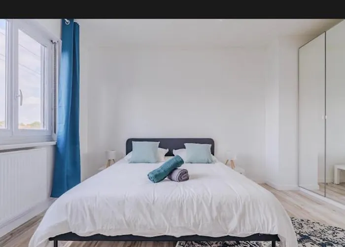 Semesterbostad Maison Avec Salle Cinema, Terrasse, Jardin, Trampoline & Bbq Proche